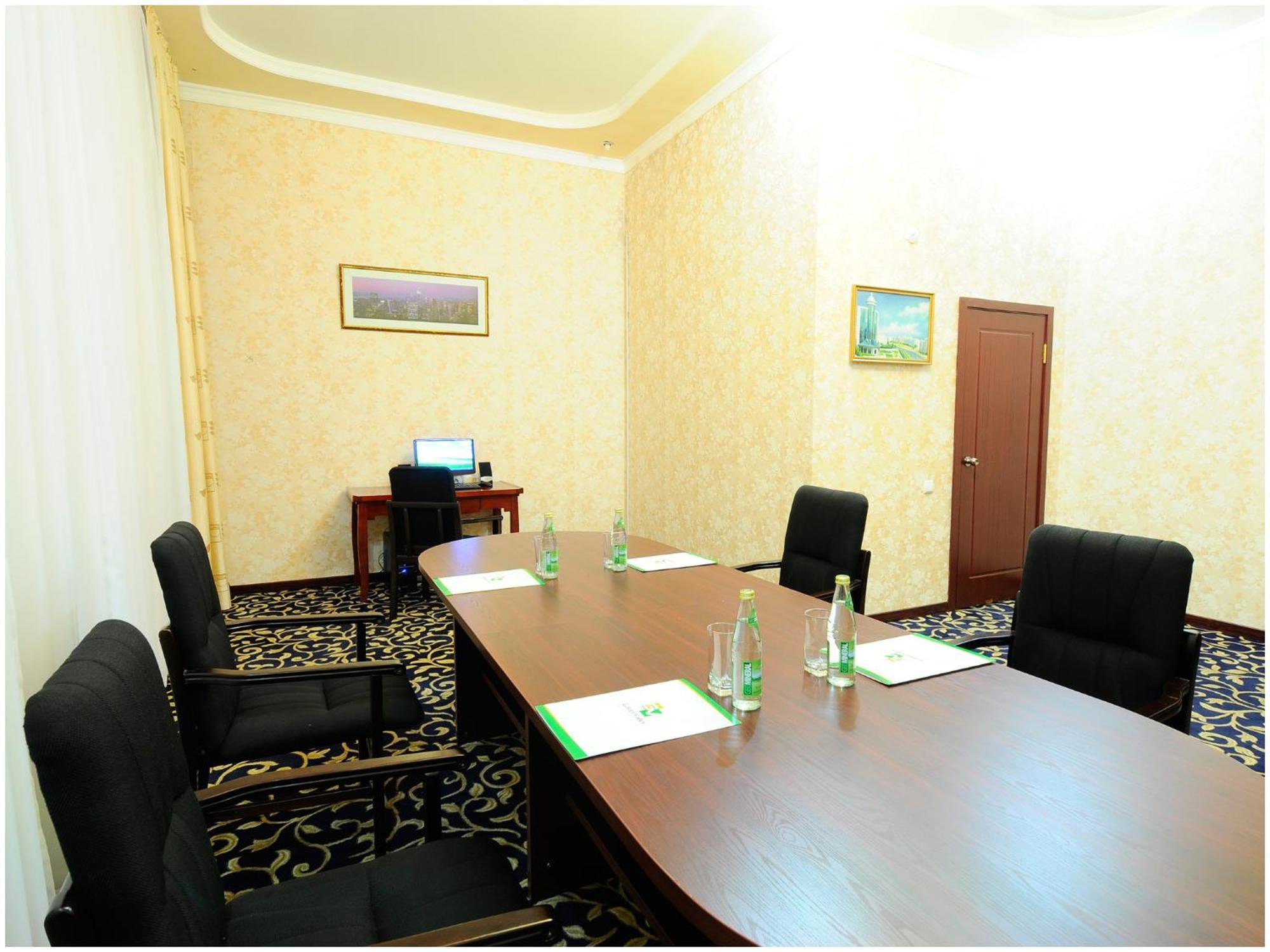 Golden Valley Hotel ทาชเคนต์ ภายนอก รูปภาพ